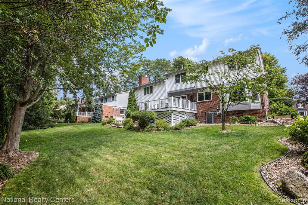 8979 Woodberry Road Road, Plymouth, MI 48170 — Photo 25