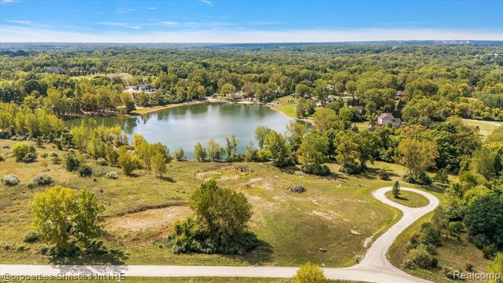 5664 Stone Valley Drive, Ann Arbor, MI 48105 — Photo 8