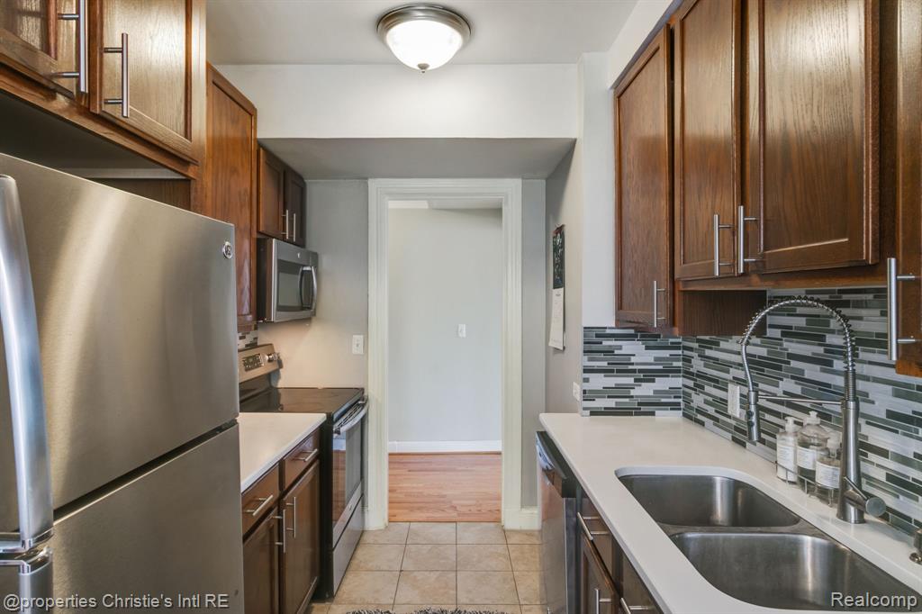 15 E KIRBY Street, 404, Detroit, MI 48202 — Photo 14