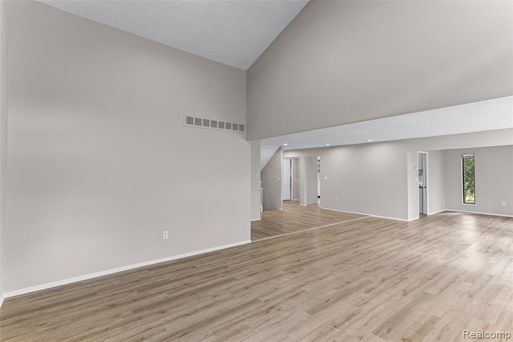 5317 Fairway Lane, West Bloomfield, MI 48323 — Photo 9