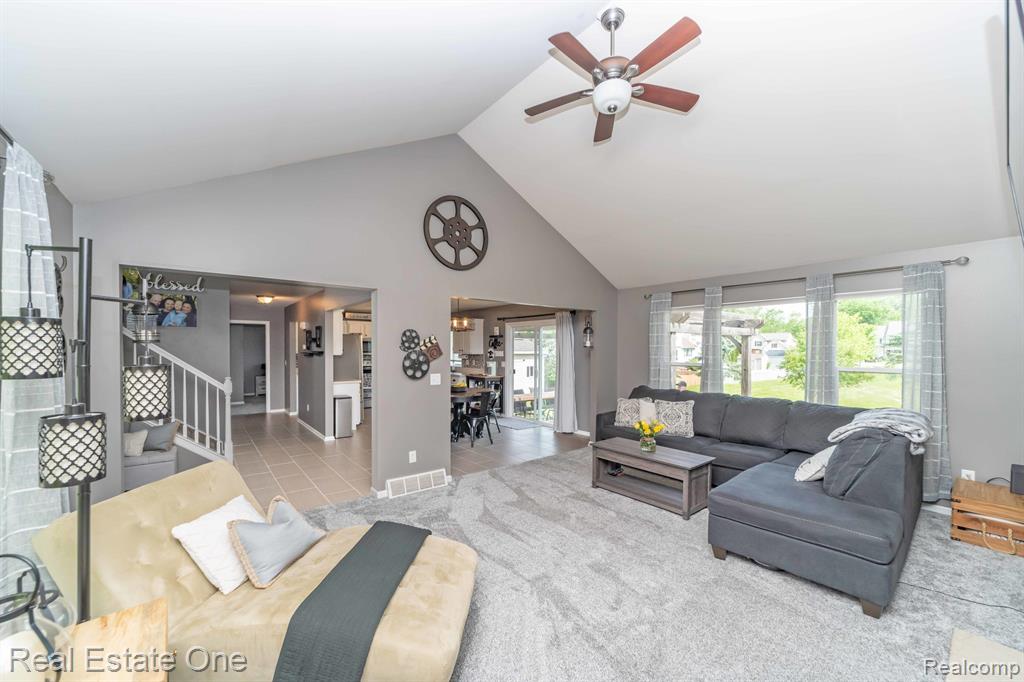 4433 JORDAN Drive, Grand Blanc, MI 48439 — Photo 16