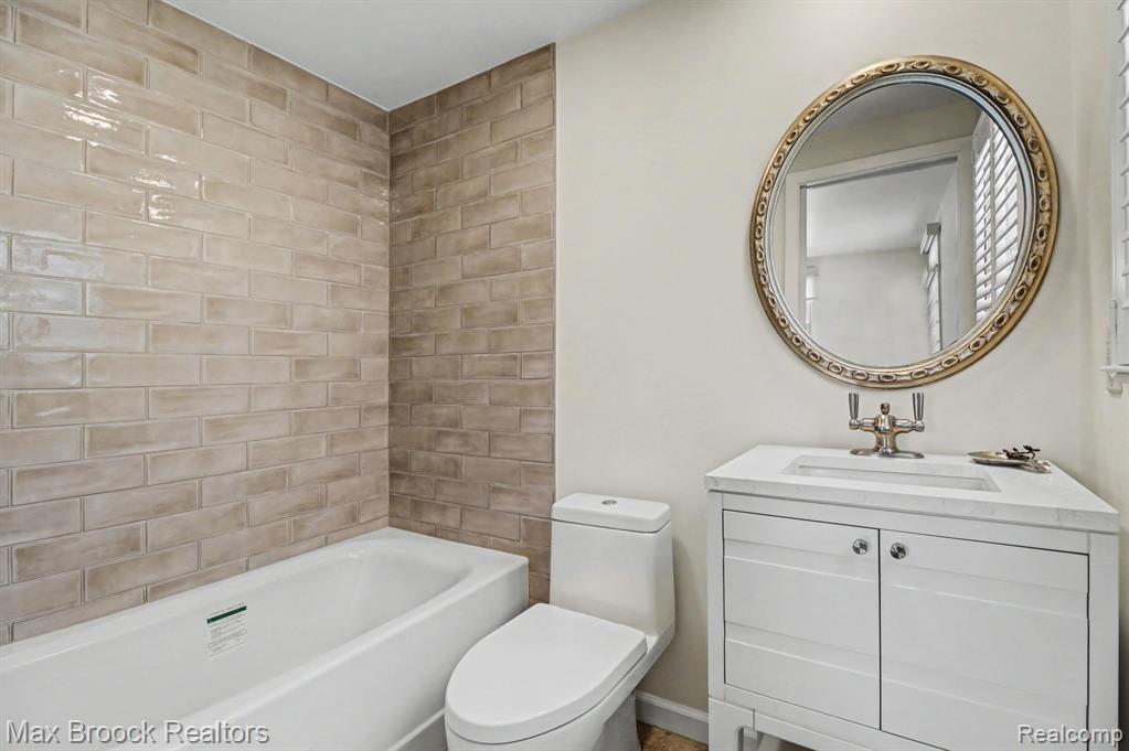22724 King Richard Court, Beverly Hills, MI 48025 — Photo 25