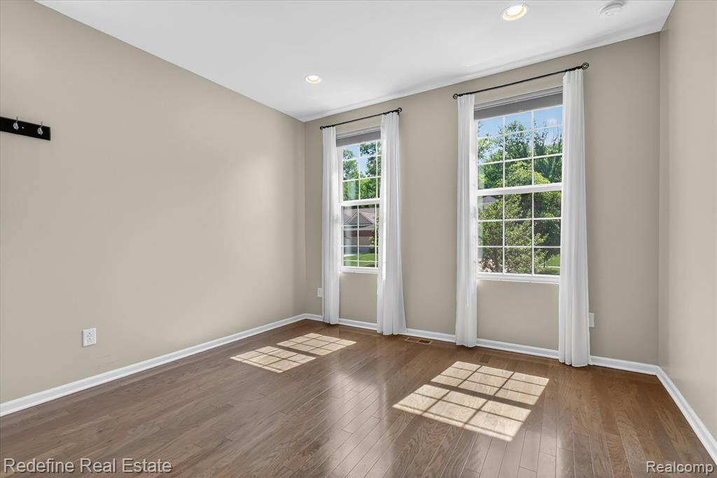 49916 Alden, Canton, MI 48188 — Photo 30
