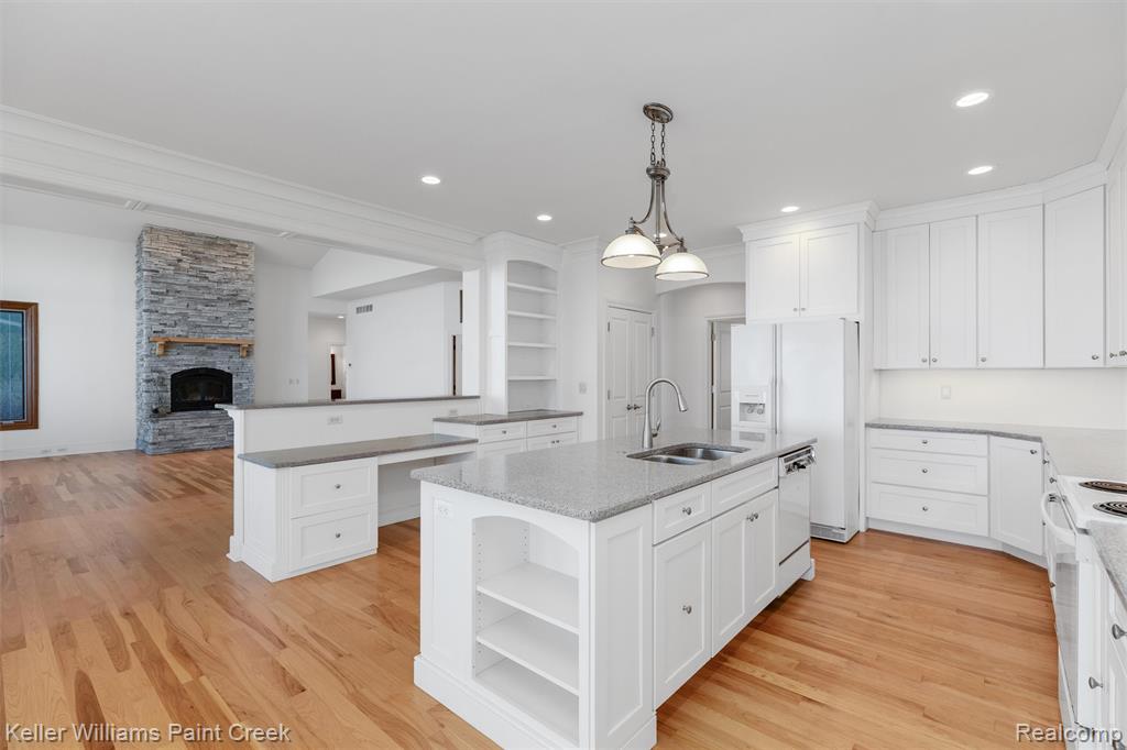 37580 Lakeshore Drive, Harrison Township, MI — Photo 29