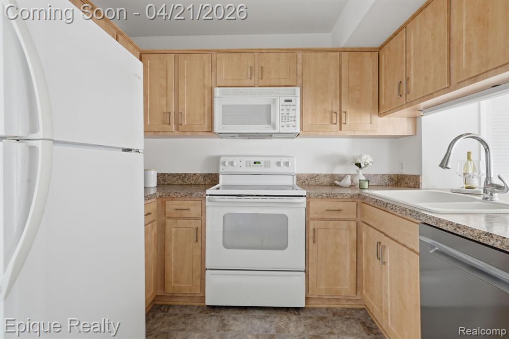 5205 Potomac Run N, West Bloomfield, MI — Photo 10