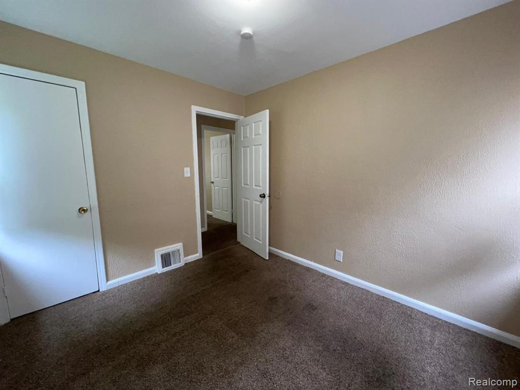 8260 COYLE Street, Detroit, MI 48228 — Photo 19