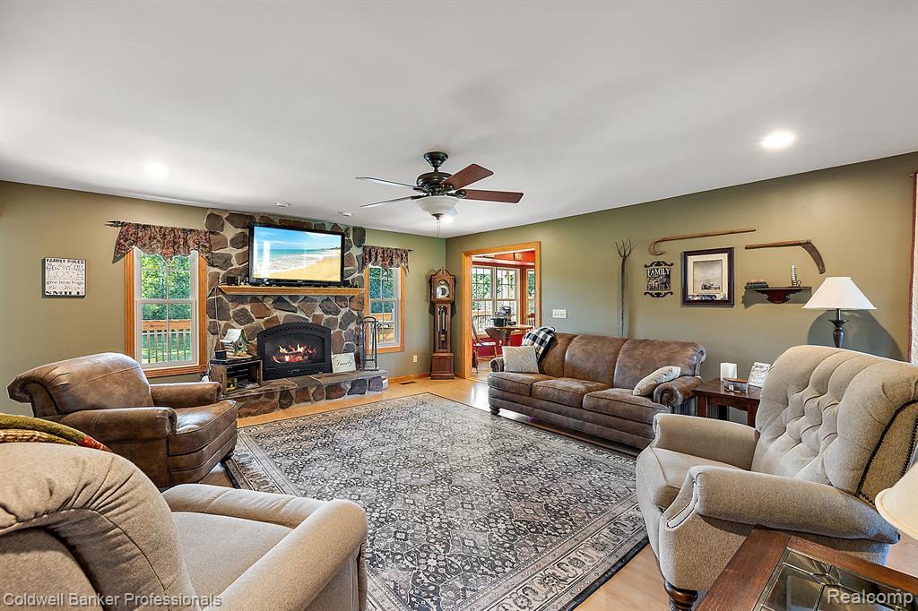 6099 SIMMONS Trail, North Branch, MI 48461 — Photo 14