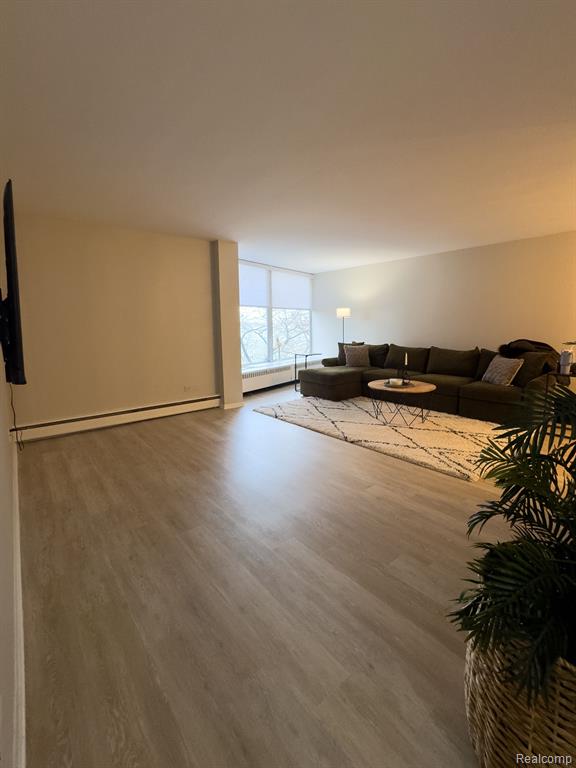 8200 E JEFFERSON Avenue, Detroit, MI 48214 — Photo 4