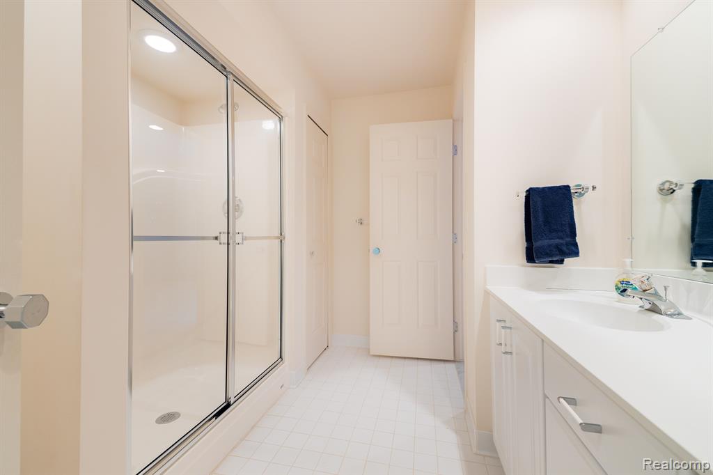 9854 HAWTHORNE GLEN Drive, Grosse Ile, MI 48138 — Photo 25
