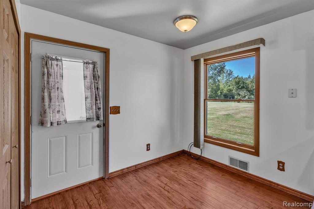 8425 Duffield Road, Flushing, MI 48433 — Photo 15