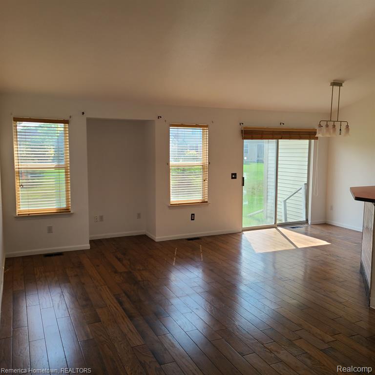 497 LILLY VIEW Court, 48, Howell, MI 48843 — Photo 3
