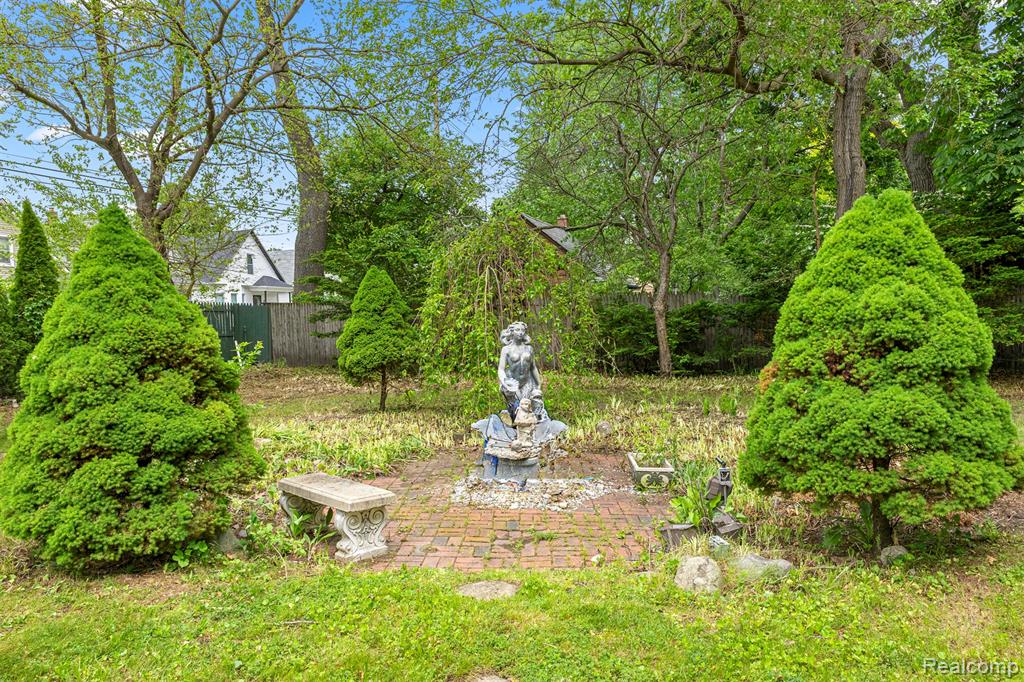 3001 Seminole Street, Detroit, MI 48214 — Photo 75