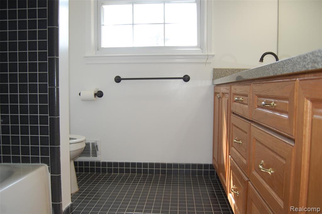 6560 Perham Drive, West Bloomfield, MI — Photo 47