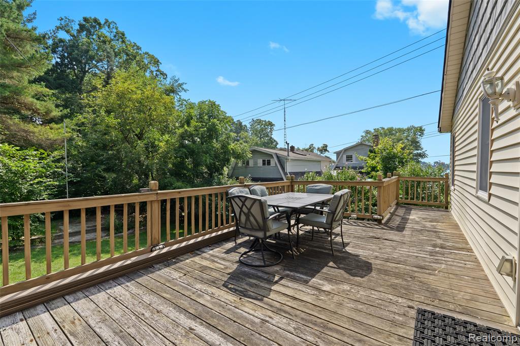 9044 Kemper Drive, South Lyon, MI 48178 — Photo 8