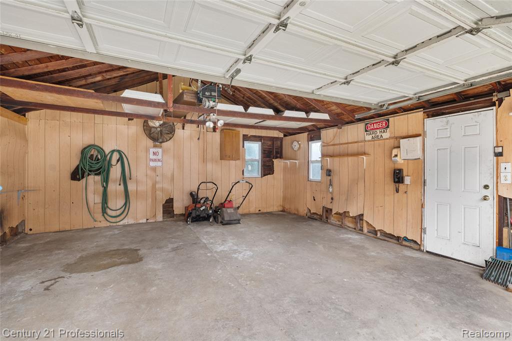 6953 N Vernon Street, Dearborn Heights, MI 48127 — Photo 22