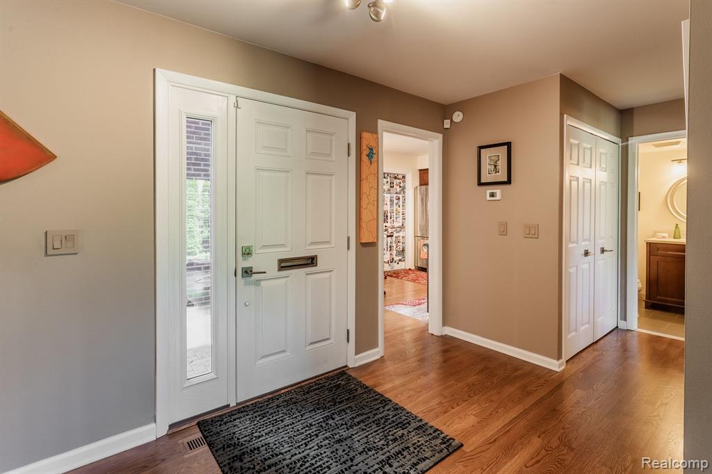 3140 LINDENWOOD Drive, Dearborn, MI 48120 — Photo 17