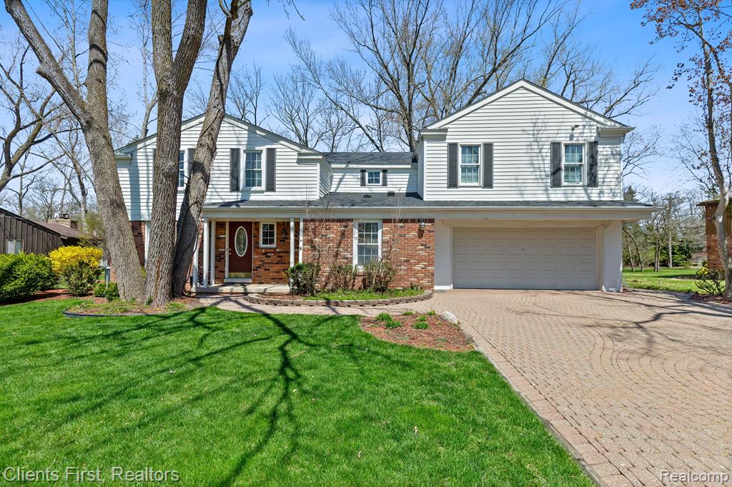 9350 BYROMAR Lane, Grosse Ile, MI 48138 — Photo 2