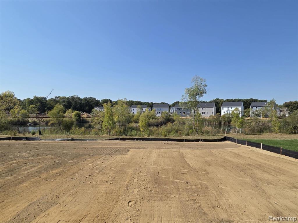 395 EDGE BROOK Drive, Holly, MI 48442 — Photo 31