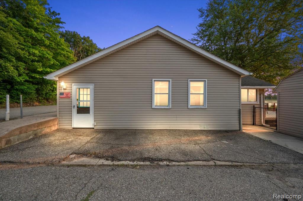 243 Oglethorpe Drive, Lapeer, MI 48446