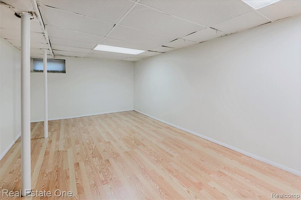 2918 Nagle Court, Keego Harbor, MI 48320 — Photo 25