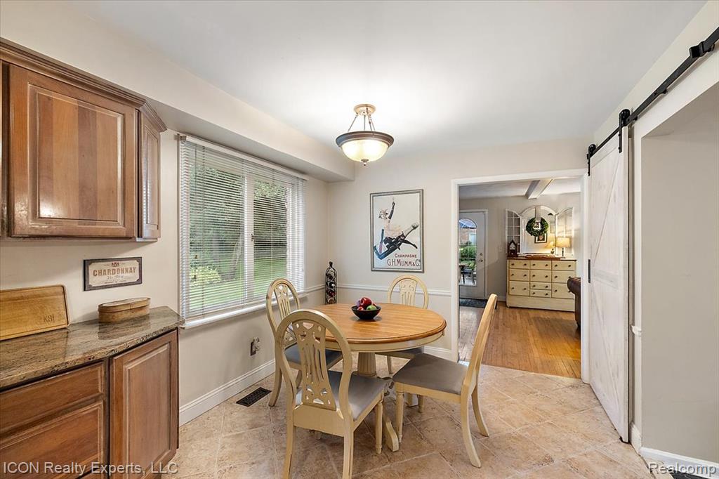 746 Birch Tree Lane, Rochester Hills, MI 48306 — Photo 27