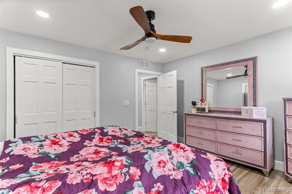 5908 Kinmore Street, Dearborn Heights, MI 48127 — Photo 39