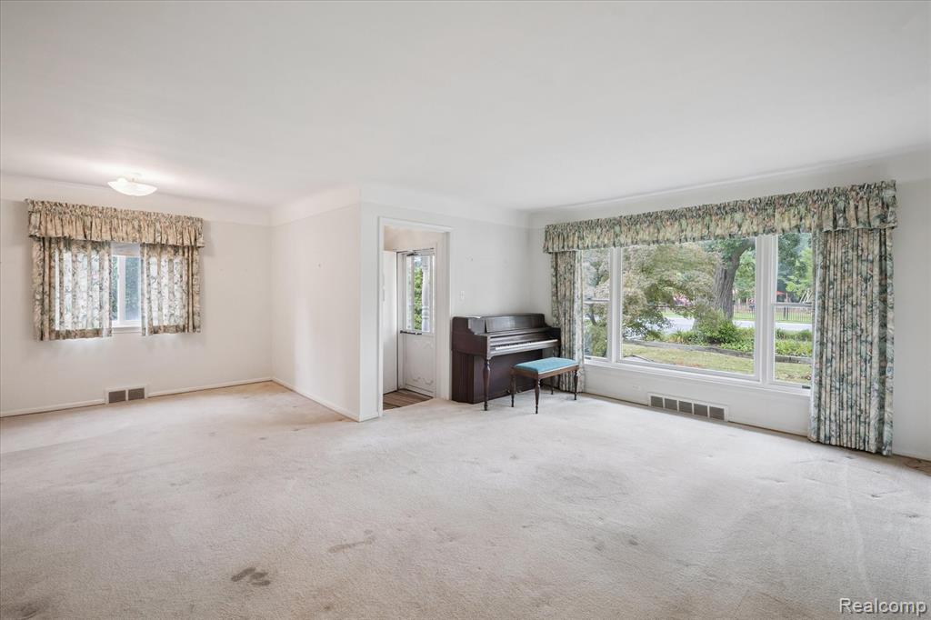18870 Beverly Road, Beverly Hills, MI 48025 — Photo 24