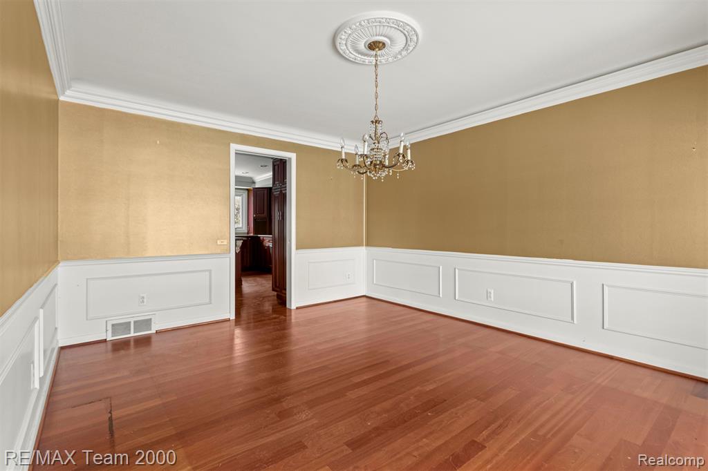 741 Briarcliff Drive, Grosse Pointe Woods, MI 48236 — Photo 27