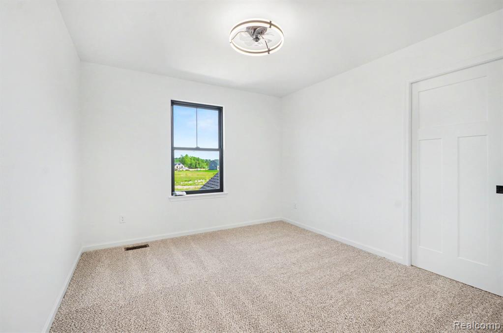 71615 Hidden River Drive, Armada, MI — Photo 23