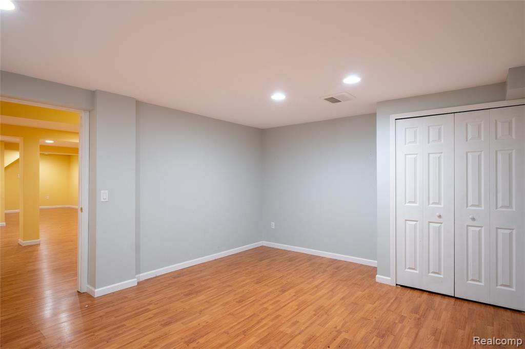 41063 Millbrook Drive, Sterling Heights, MI 48314 — Photo 4