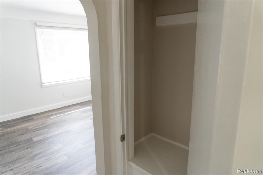 4410 Brunswick Avenue, Flint, MI 48507 — Photo 16