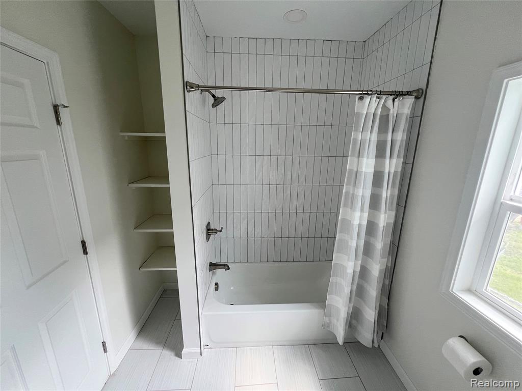 43 Rathbone Street S, Mount Clemens, MI 48043 — Photo 18