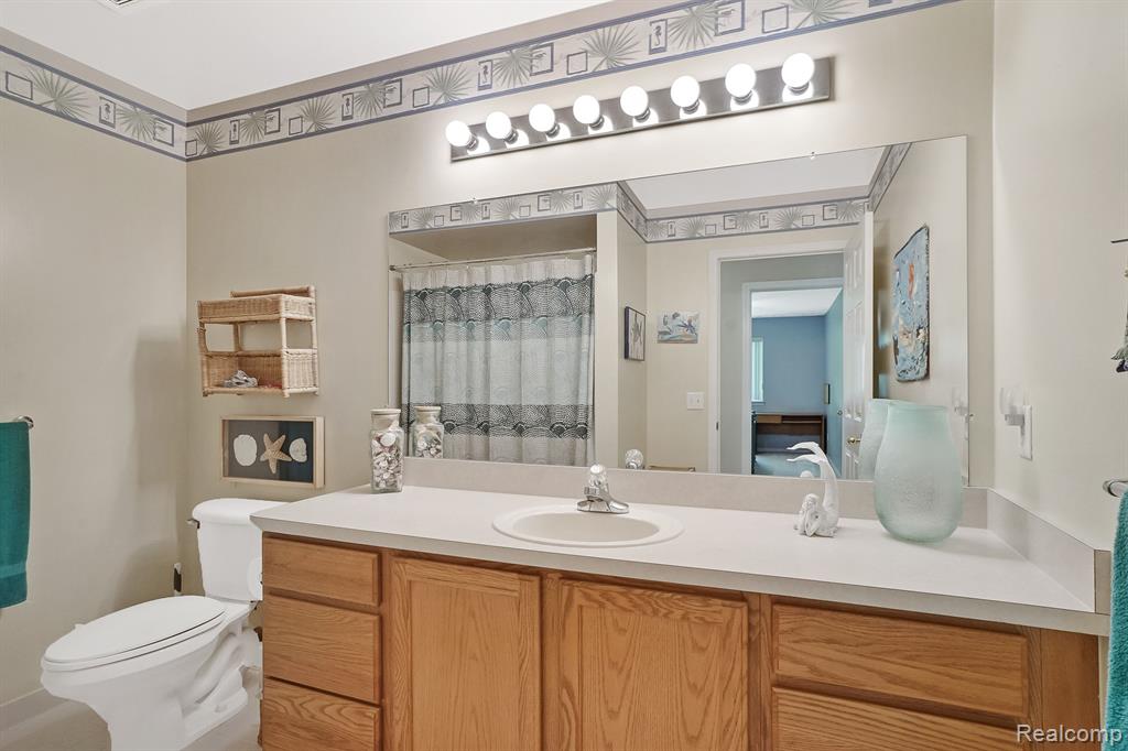 44347 LA DOMAIN Drive, Sterling Heights, MI 48314 — Photo 33