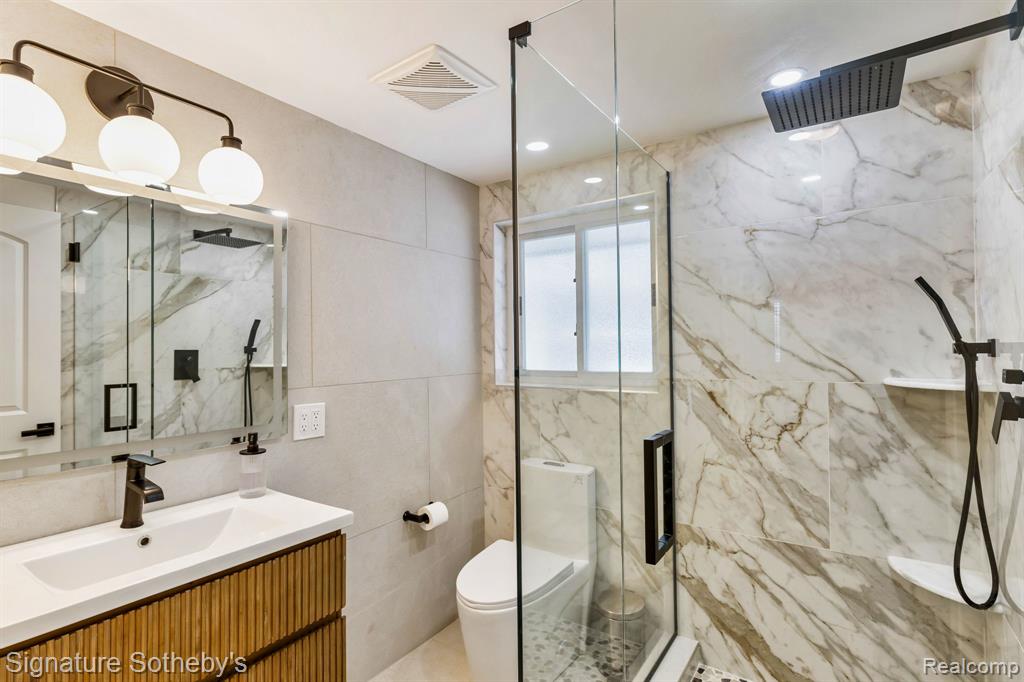 811 NORWICH Street, Birmingham, MI 48009 — Photo 12