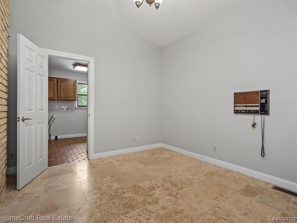 10050 JOSLIN LAKE Road, Gregory, MI 48137 — Photo 28
