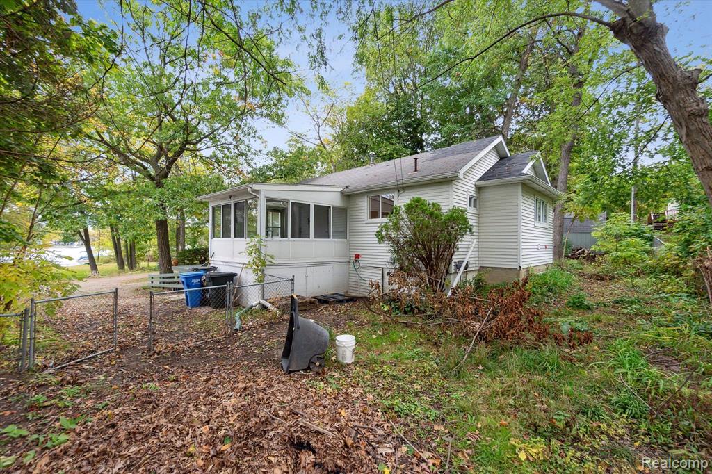 5630 Glen Echo Drive, Howell, MI 48843 — Photo 30