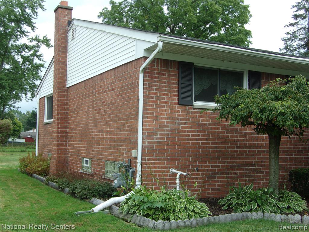 5856 HENRY RUFF Road, Garden City, MI — Photo 3