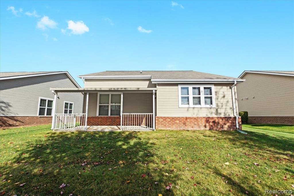 24338 Walloon Way, Brownstown, MI 48134 — Photo 32