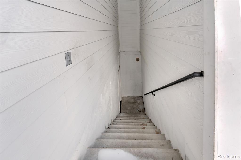 22664 Colgate Street, Farmington, MI 48336 — Photo 42