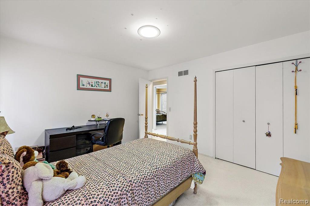 6988 LAKEMONT Circle, West Bloomfield, MI 48323 — Photo 38