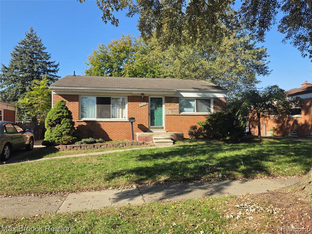 24980 Powers Avenue, Dearborn Heights, MI 48125