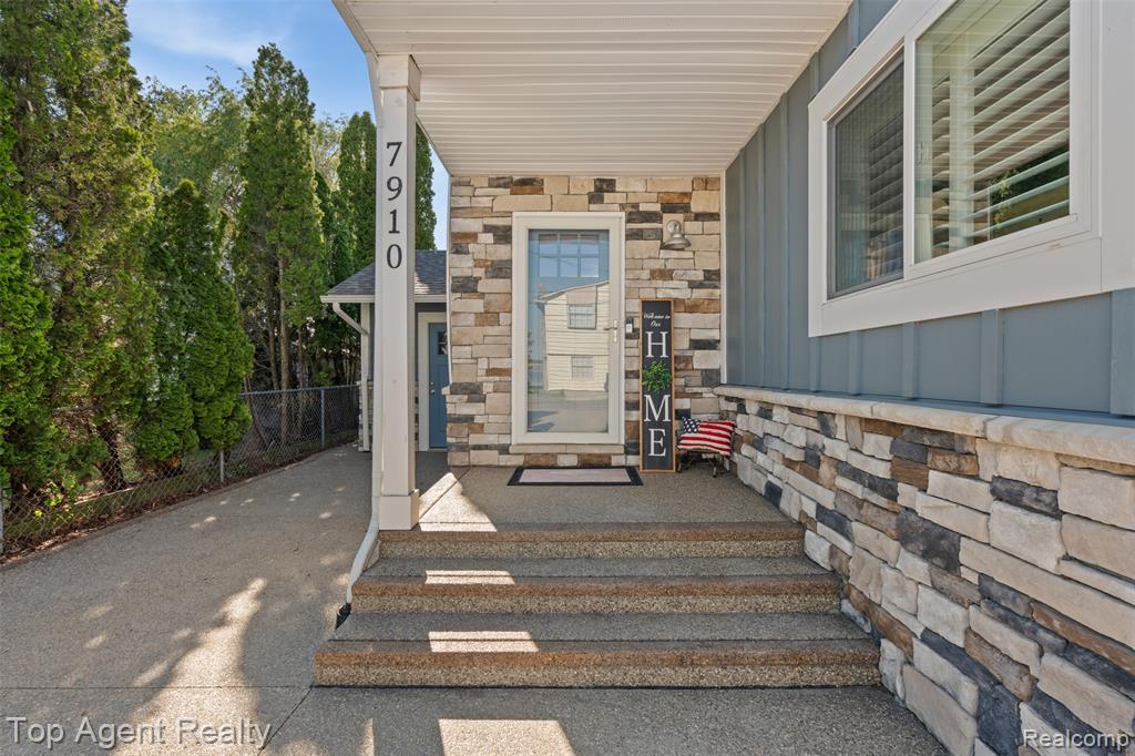 7910 ANCHOR BAY Drive, Clay, MI 48001 — Photo 6