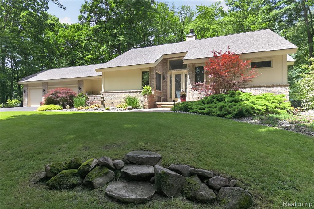 5388 Hartland Road, Fenton, MI 48430 — Photo 72