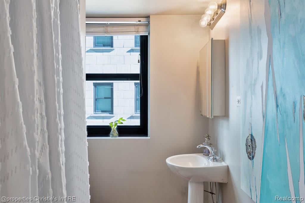 15 E KIRBY Street, 710, Detroit, MI 48202 — Photo 10