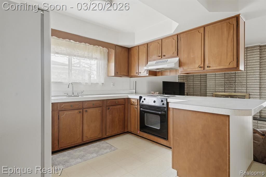 4272 Gunther Drive, Sterling Heights, MI 48310 — Photo 13