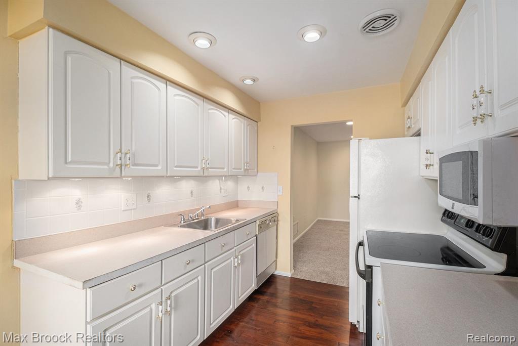 42160 WOODWARD Avenue, 25, Bloomfield Hills, MI 48304 — Photo 9