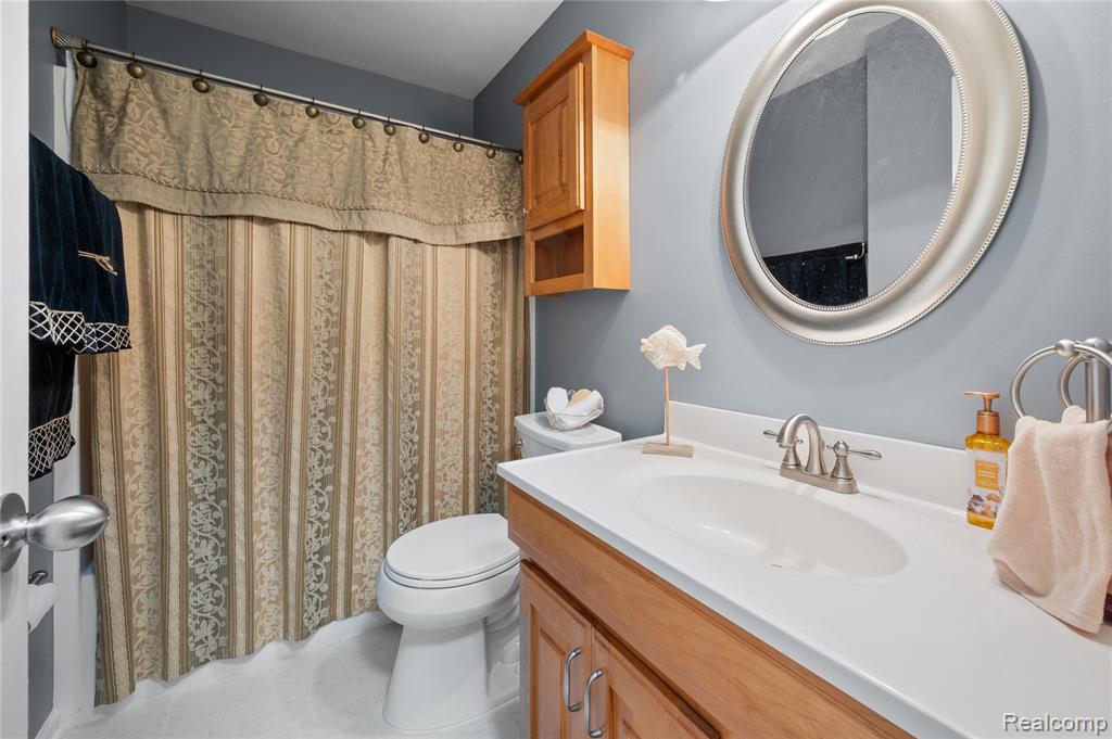 2460 Fenton Creek Lane, Fenton, MI 48430 — Photo 27