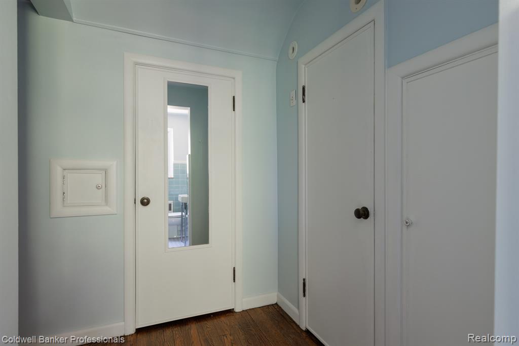1416 N Renaud Road, Grosse Pointe Woods, MI 48236 — Photo 19