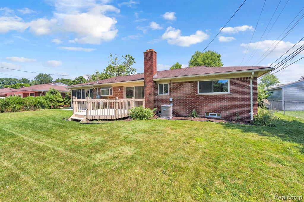 26327 Woodworth Circle, Dearborn Heights, MI 48127 — Photo 38