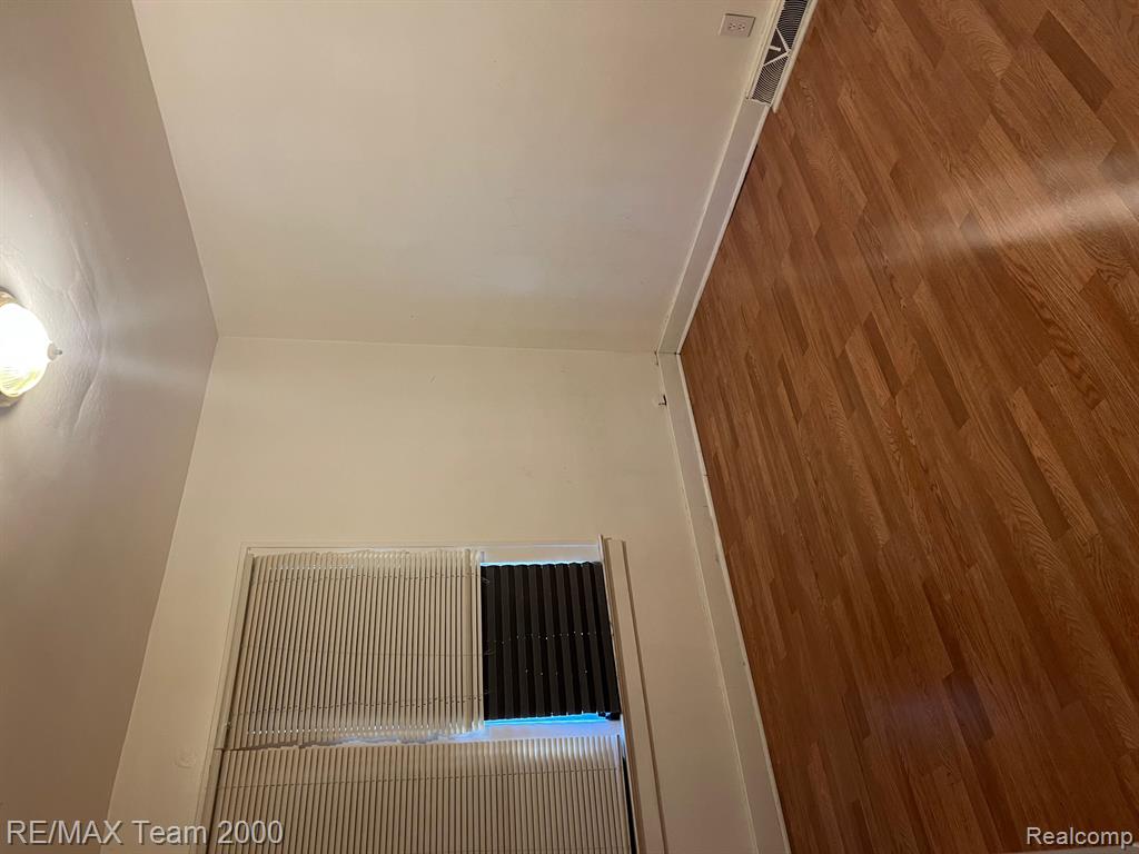 6406 Mead Street, Dearborn, MI 48126 — Photo 9